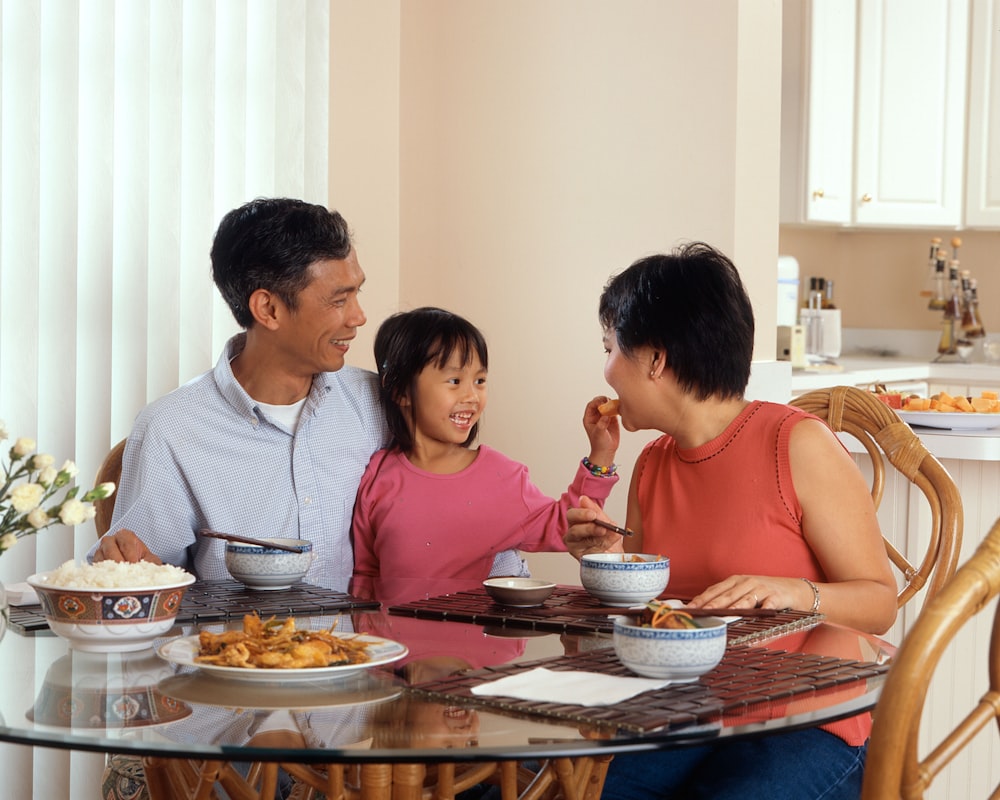 Preparación de alimentos saludables en familia